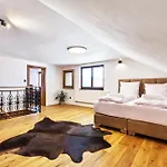 Brezno Central Apartments 公寓
