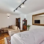 Brezno Central Apartments * 布雷兹诺