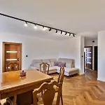 Brezno Central Apartments 布雷兹诺