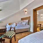 公寓 Brezno Central Apartments