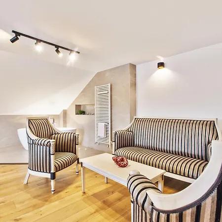 Brezno Central Apartments * Breznóbánya