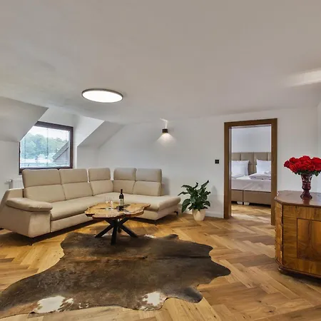 شقة Brezno Central Apartments *