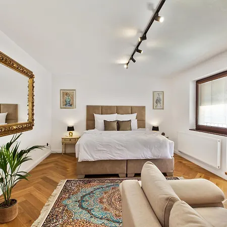 Brezno Central Apartments *