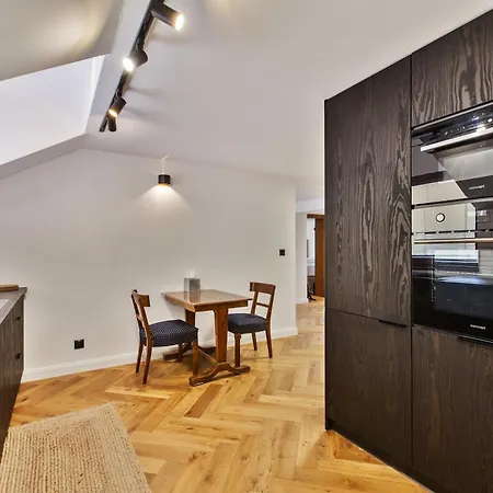 Brezno Central Apartments * Breznóbánya
