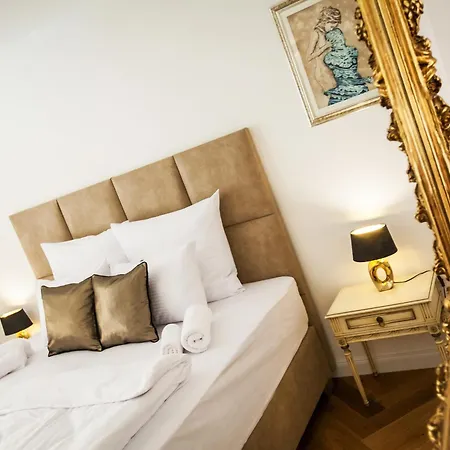 Brezno Central Apartments Apartman Breznóbánya