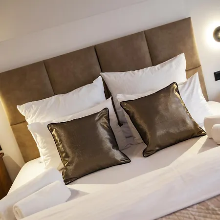 Brezno Central Apartments *