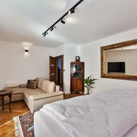 Brezno Central Apartments * Breznóbánya