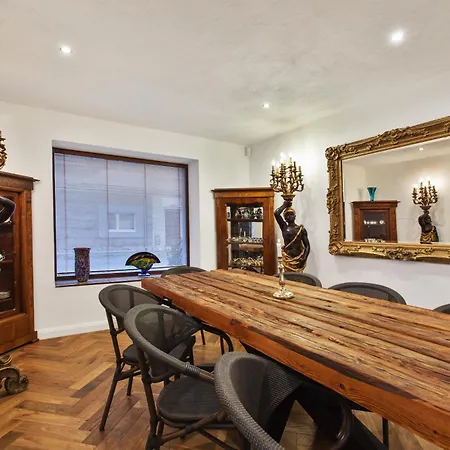 شقة Brezno Central Apartments