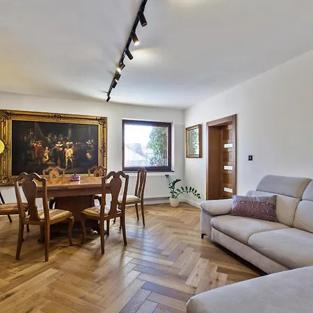 Brezno Central Apartments *