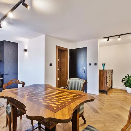 Brezno Central Apartments *