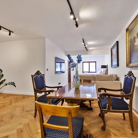 Brezno Central Apartments *