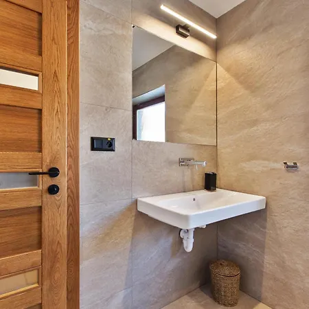 Brezno Central Apartments アパート *