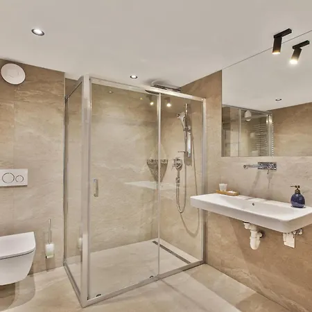 شقة Brezno Central Apartments *
