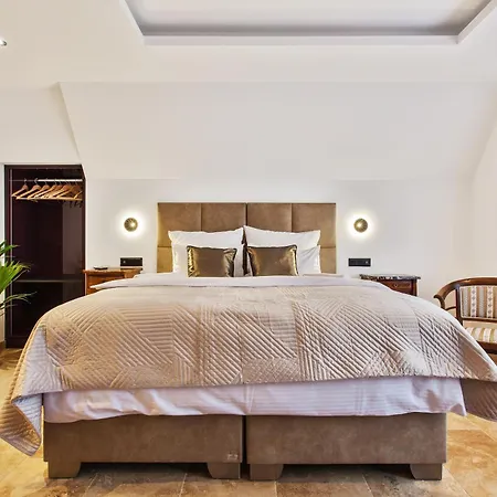 아파트 Brezno Central Apartments 브레즈노