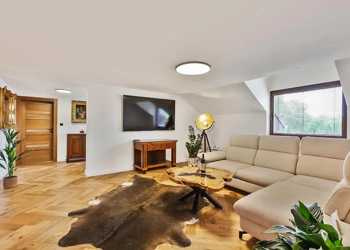 Brezno Central Apartments *